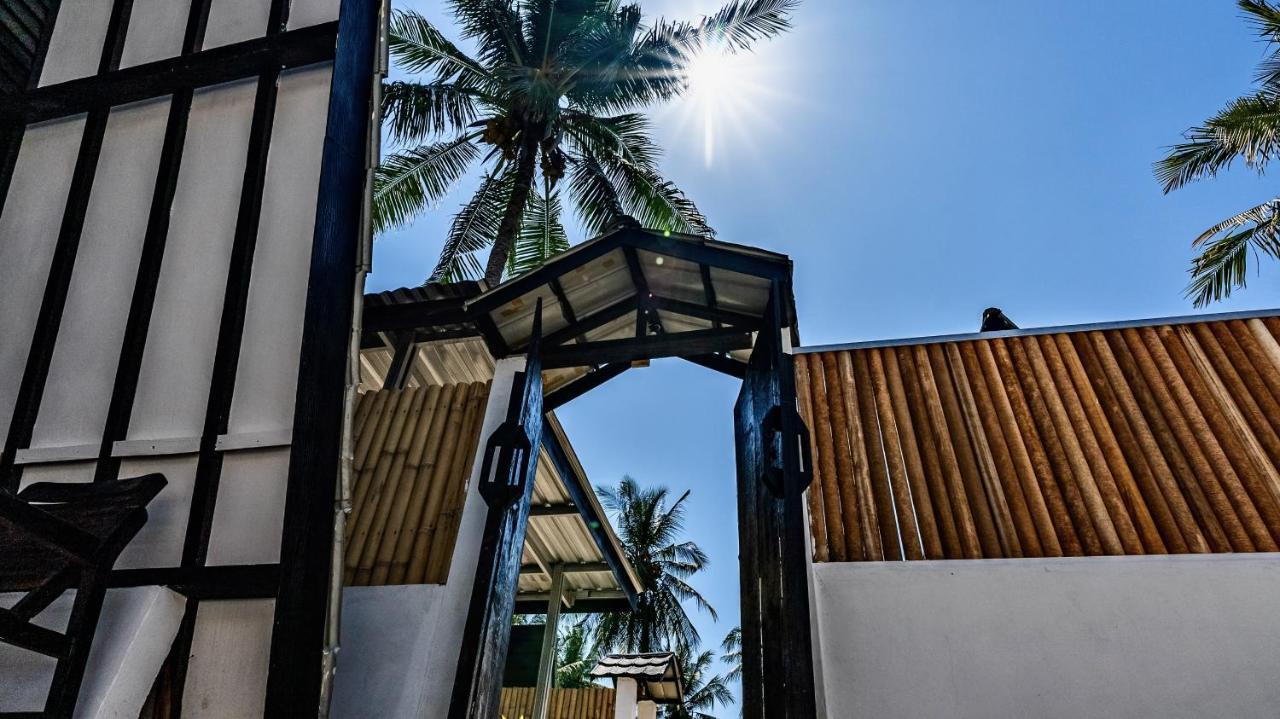 Sanctum Dive Bungalows With Private Pool Джили Трауанган Екстериор снимка