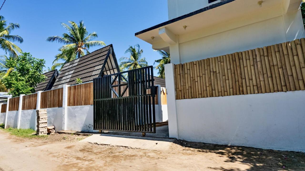 Sanctum Dive Bungalows With Private Pool Джили Трауанган Екстериор снимка